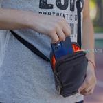 Mini bandolera para hombre en lona impermeable Lois | Ligera, compacta y perfecta para llevar el móvil