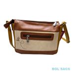 BOLSO BANDOLERA MUJER MAFALDA CON FRASE | M23-4646MA | BOLSACS - Tu Tienda Online de Marroquinería, Viaje y Complementos